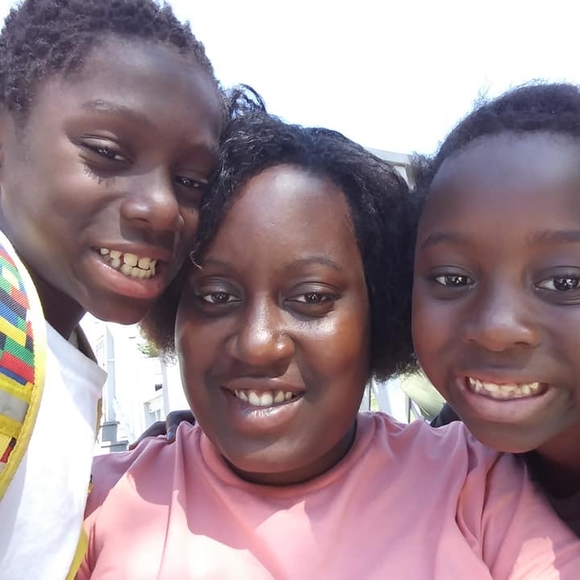 Meet your Posher, Beth - Picture 1 of 1